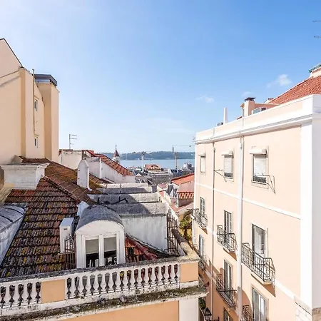 Stunning In Bairro Alto By Guestready Appartamento Lisbona